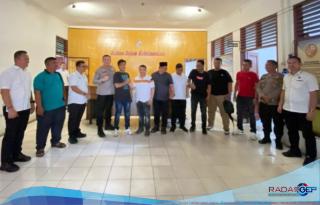 Kapolresta Deli Serdang dan Kesbangpol Fasilitasi Mediasi Perkelahian Antar Kelompok Masyarakat di STM Hilir